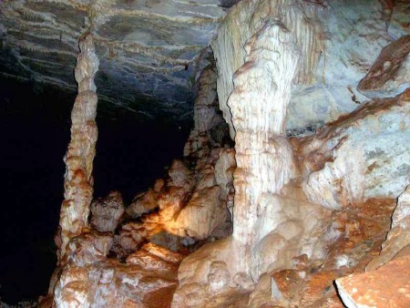 ΤΟ ΚΑΤΟΦΥΛΙ ΤΟ ΣΠΥΛΑΙΟ ΤΟΥ ΧΩΡΙΟΥ